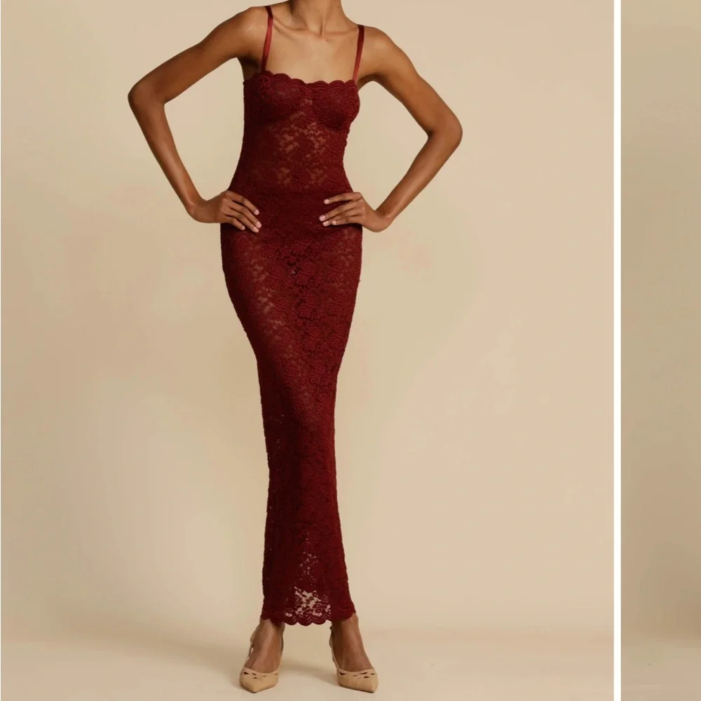 Women’s Burgundy Lace Maxi Dress with Spaghetti Straps